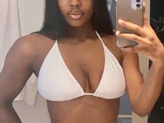 WebCAM of 19NinaLaurent