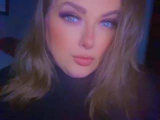 BlessedwCurves WebCAM 