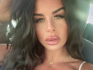 WebCAM of Naughty_Crystal